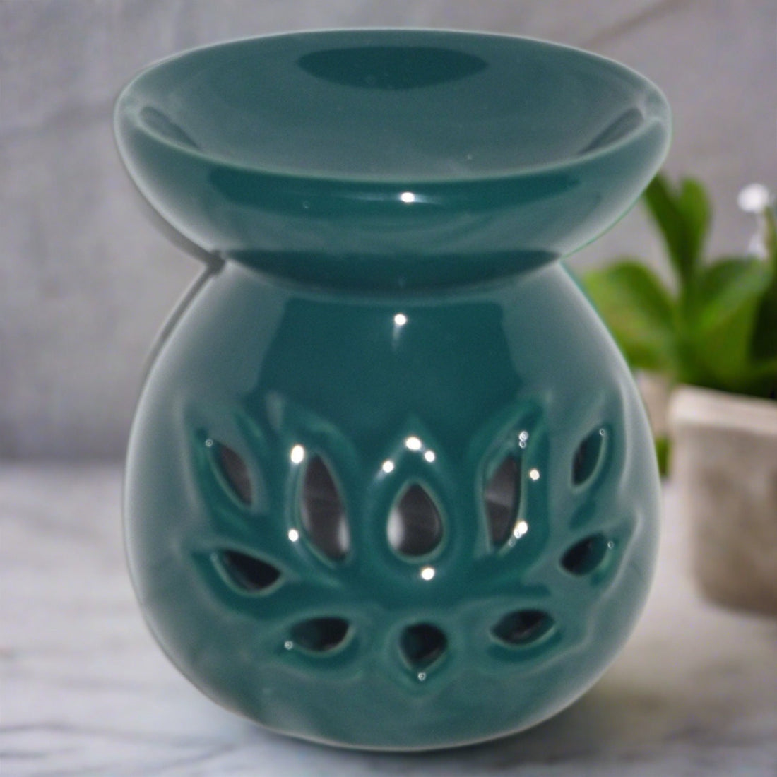 Ceramic Lotus Aromatherapy Tea Light Diffuser + Free Gift | Ki Aroma